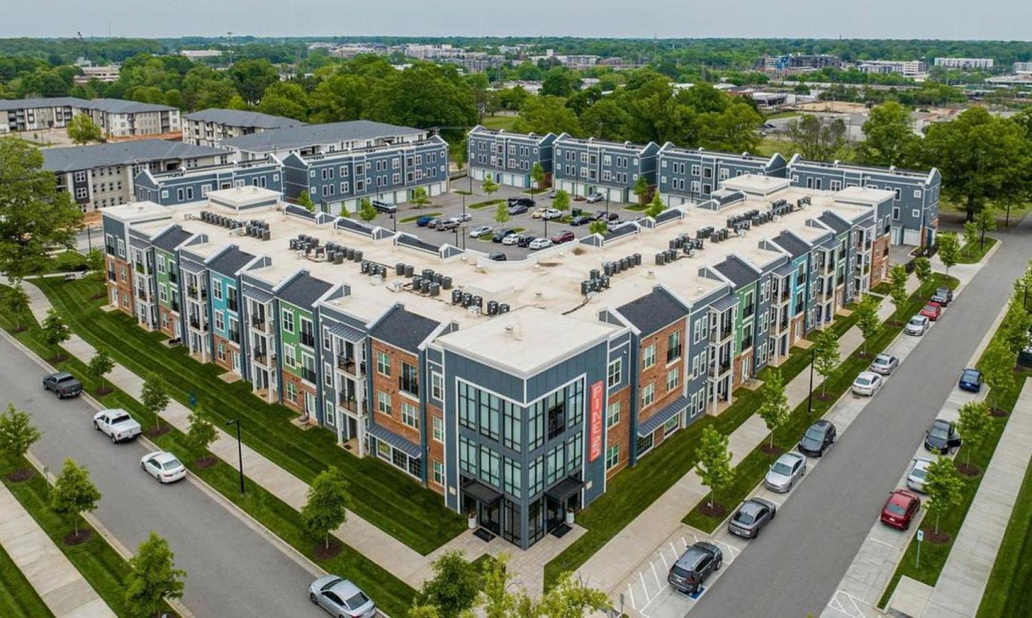 Landing At Pine 25 North End - 1 Bedroom In Tryon Hills Charlotte