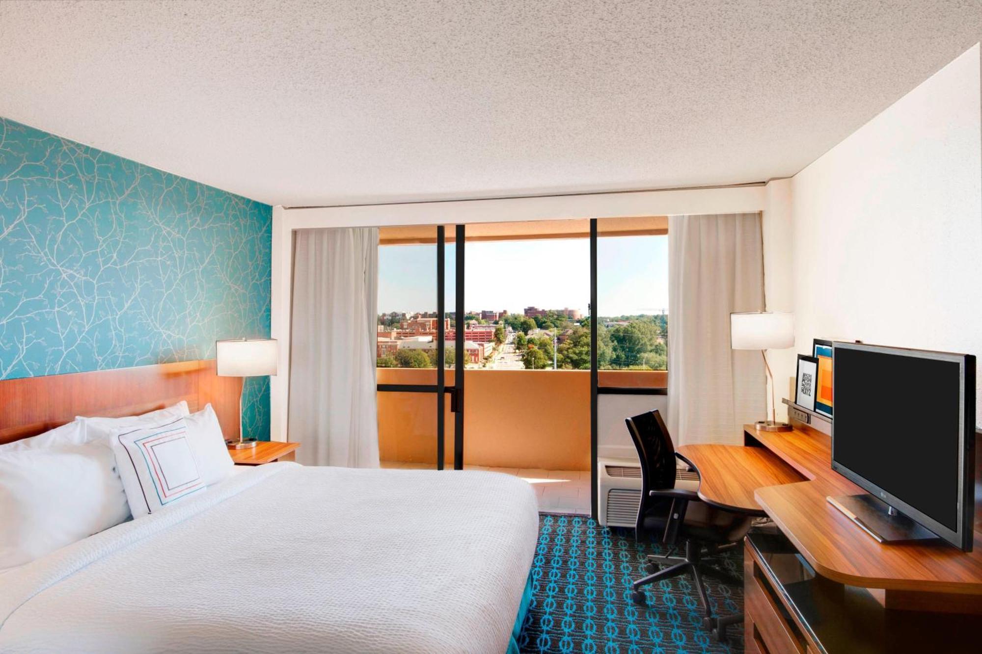 Fairfield & By Marriott Uptown Hotel
