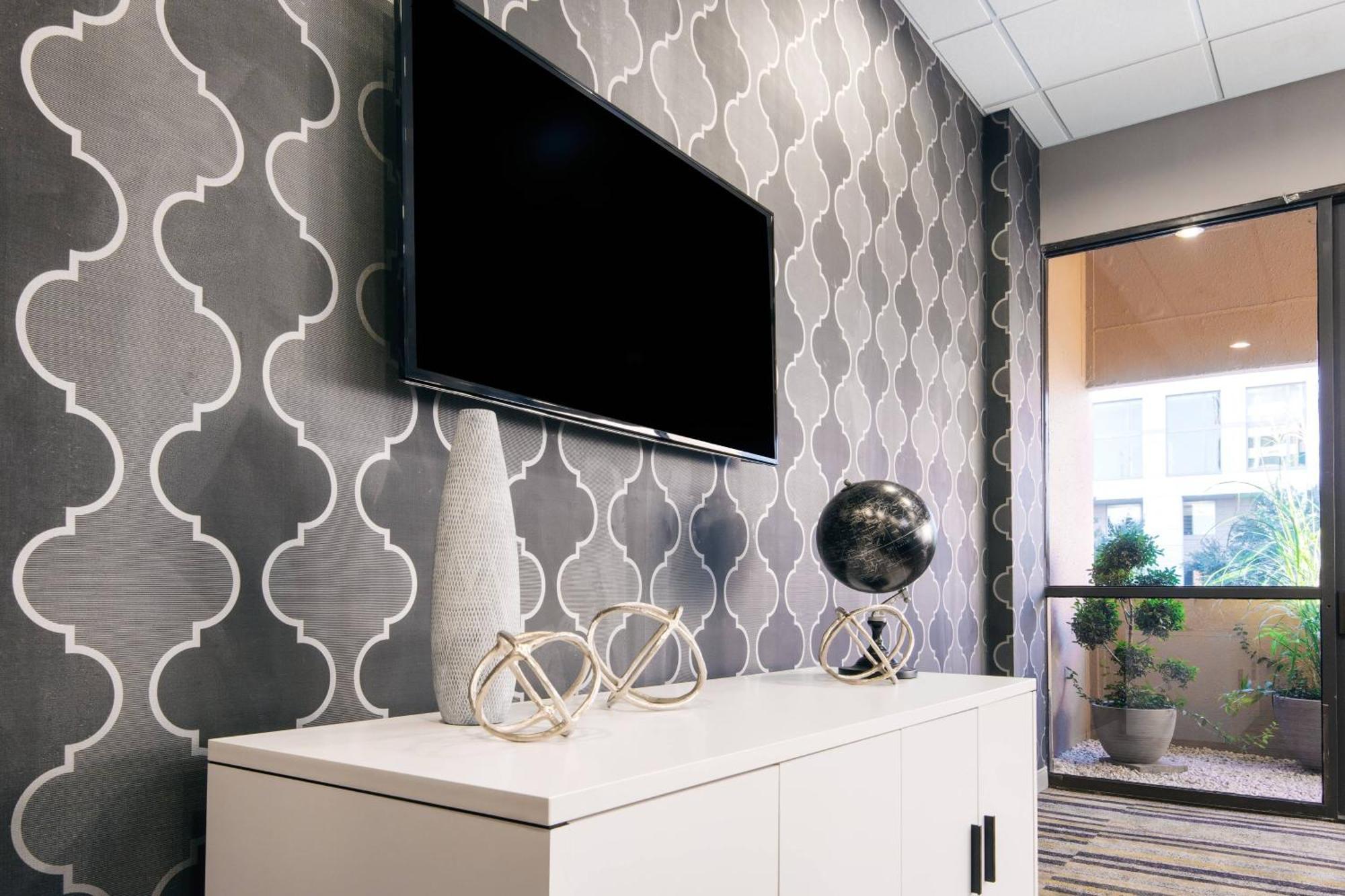 Hotel Fairfield & By Marriott Uptown 3*