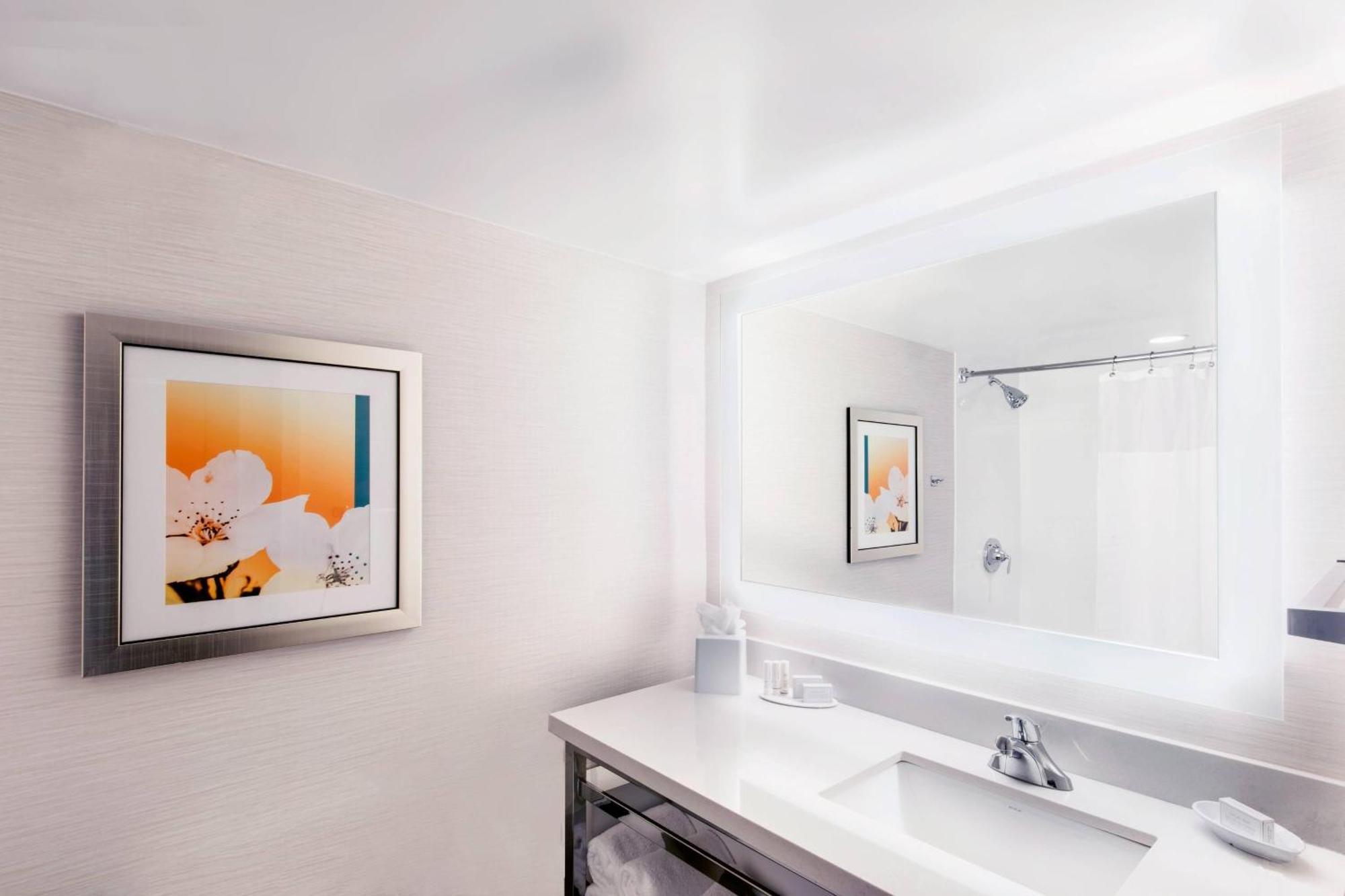 Fairfield & By Marriott Uptown Hotel 3*