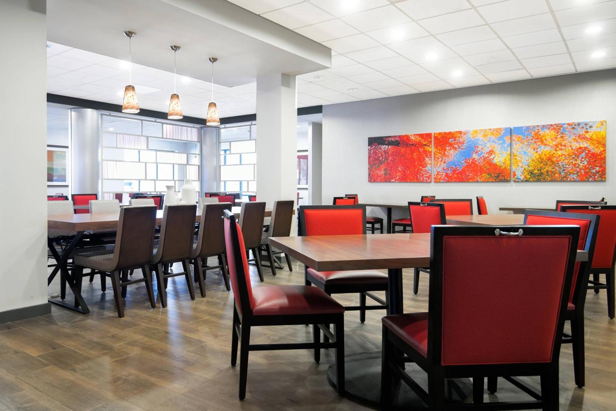 Fairfield & By Marriott Uptown 3*