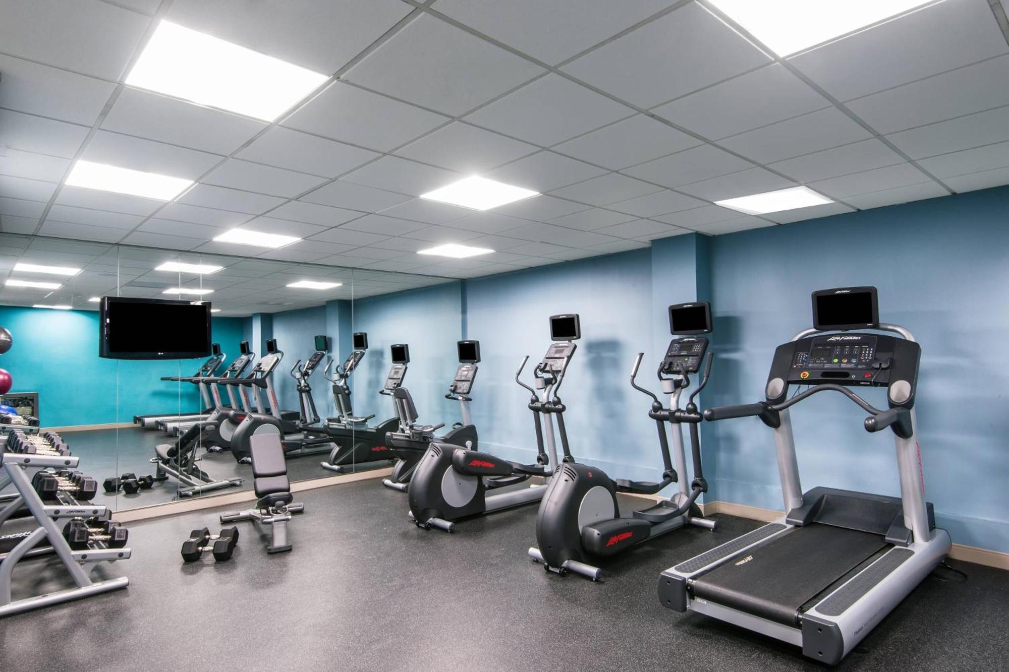 Fairfield & By Marriott Uptown Hotel 3*