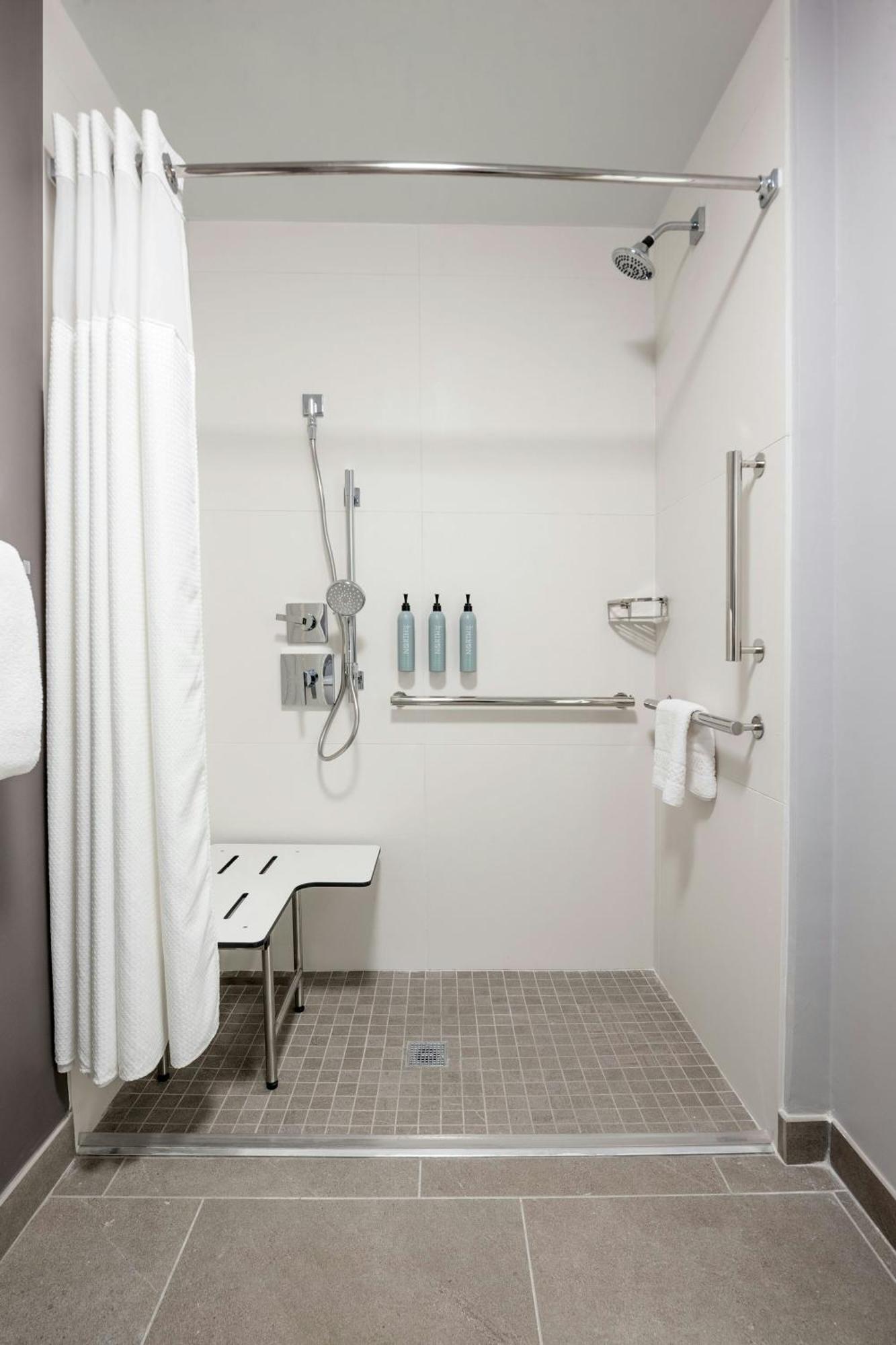 Courtyard By Marriott Ballantyne Hotel 3*