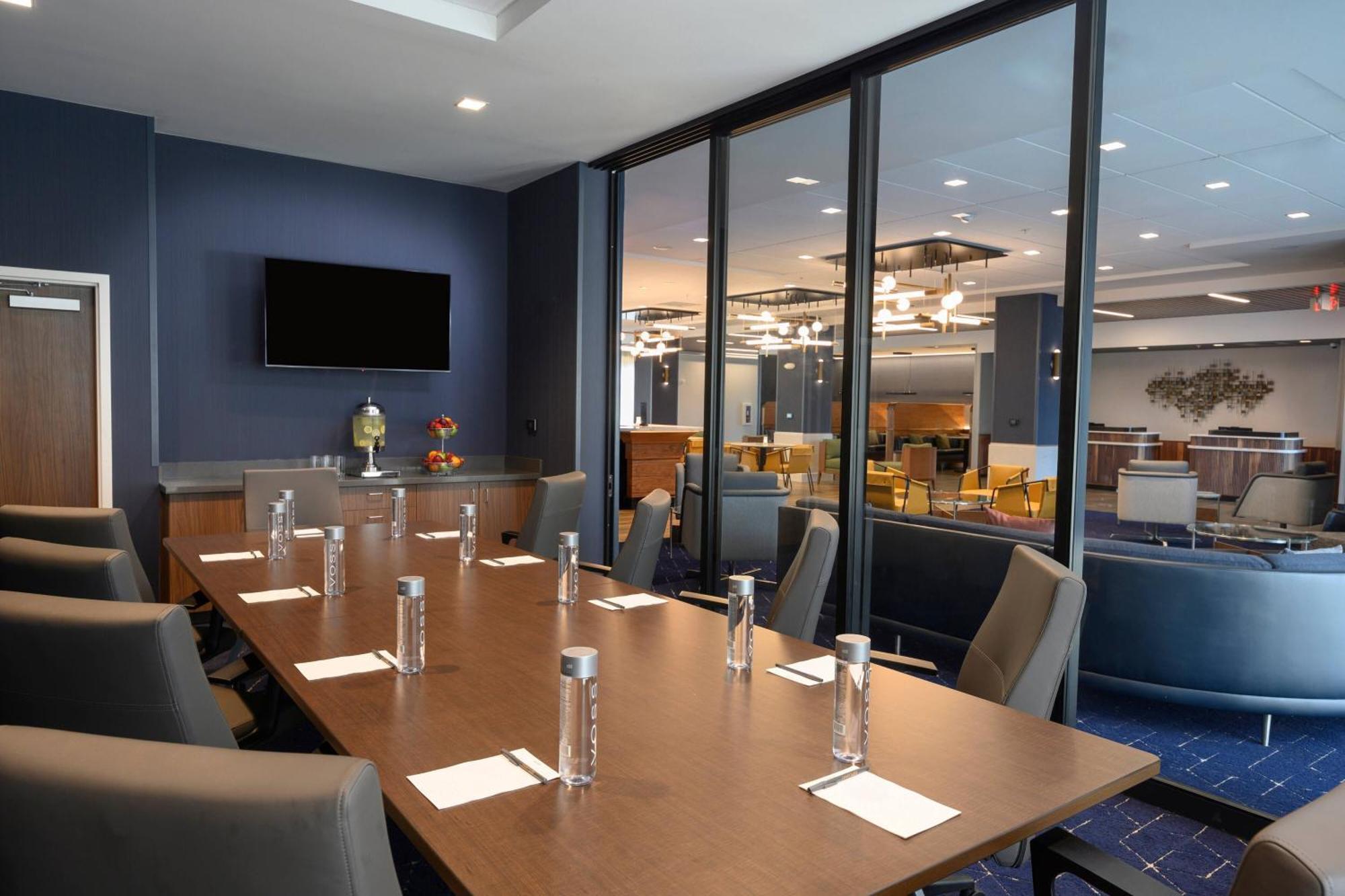 Courtyard By Marriott Waverly 3*