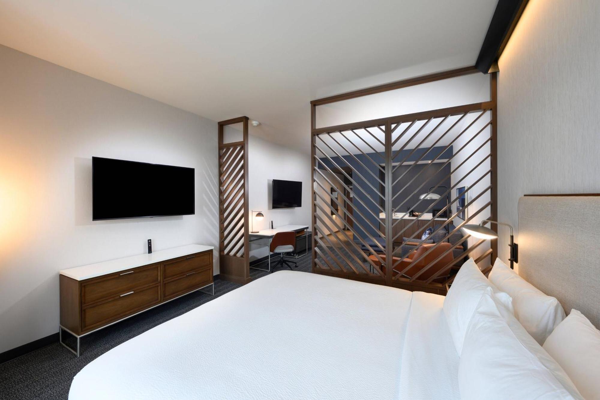 Courtyard By Marriott Waverly Hotel 3*
