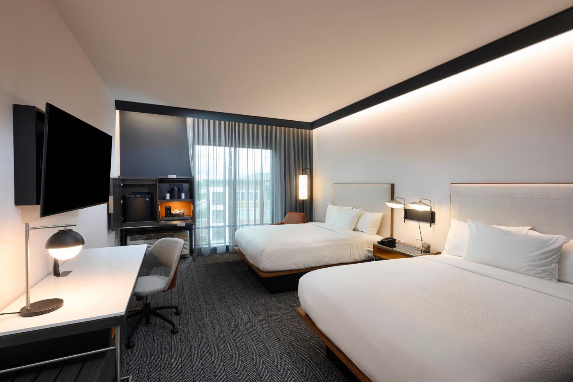 Courtyard By Marriott Waverly Hotel Charlotte