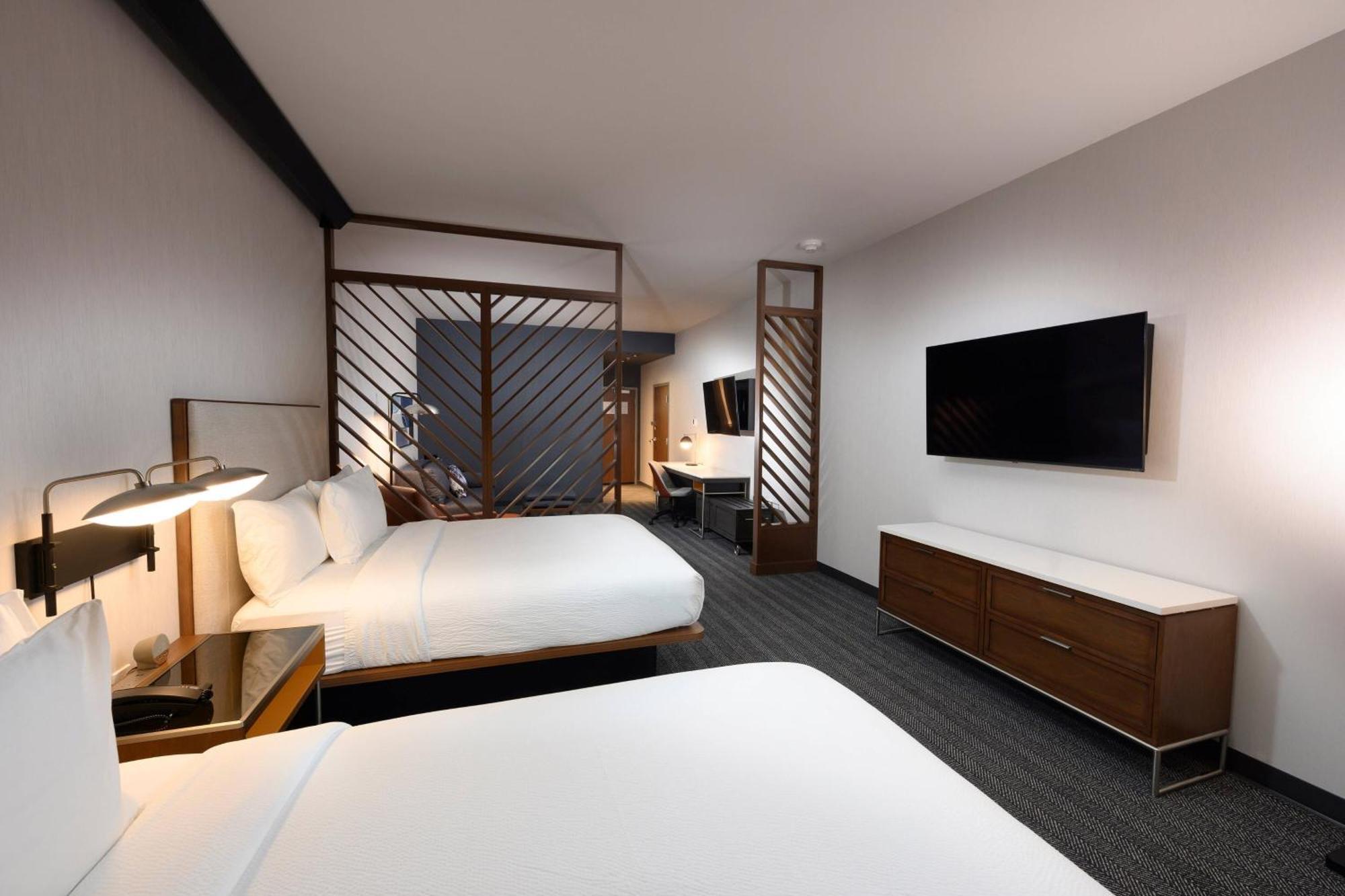 Courtyard By Marriott Waverly 3*