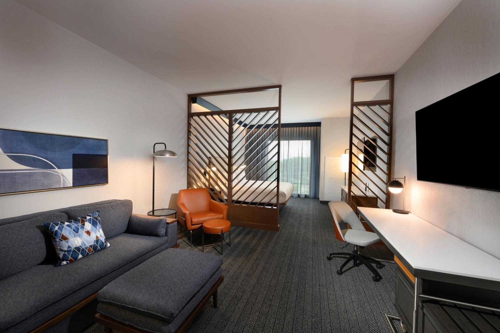 Courtyard By Marriott Waverly Hotel 3*