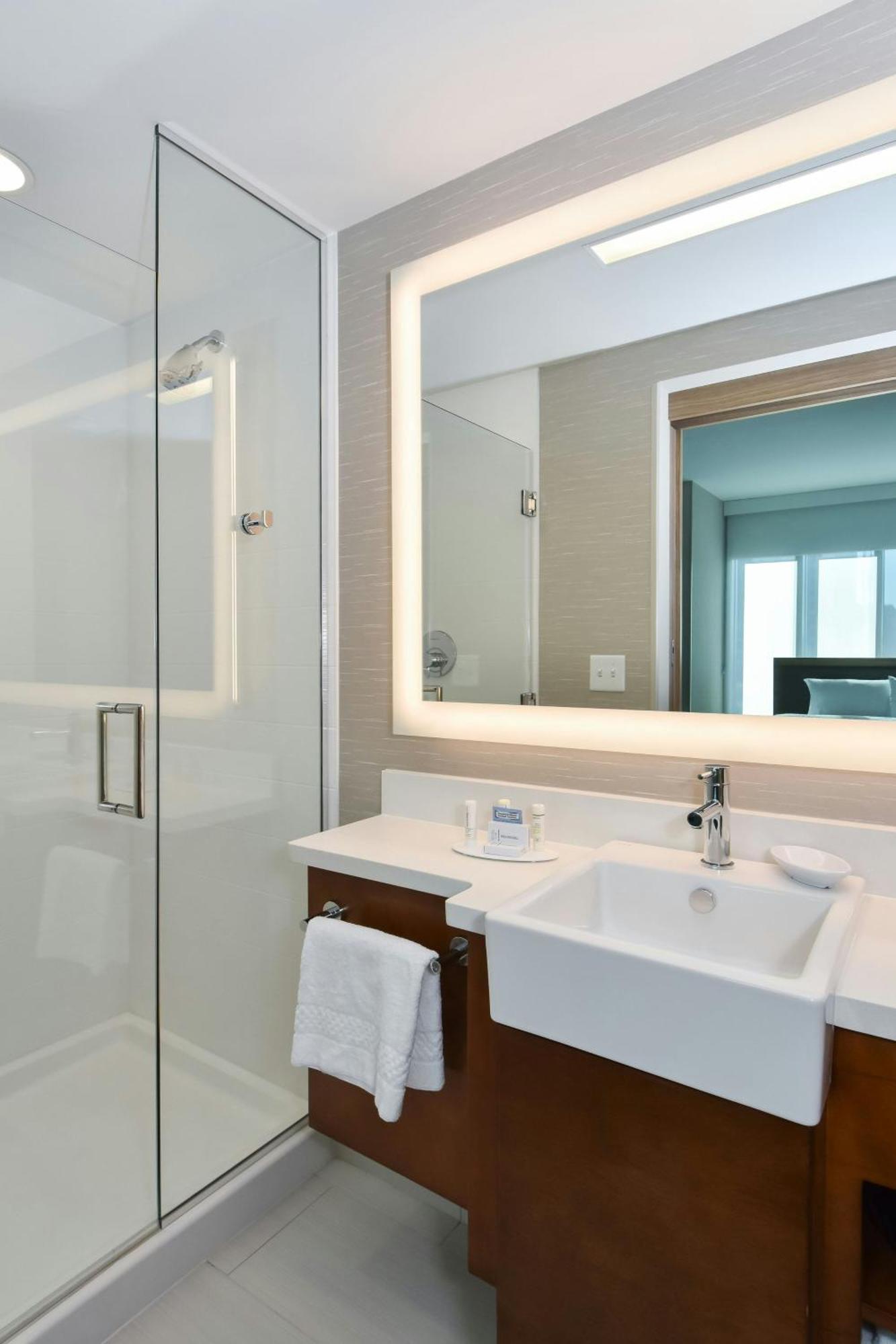 Springhill By Marriott Center Hotel 3*