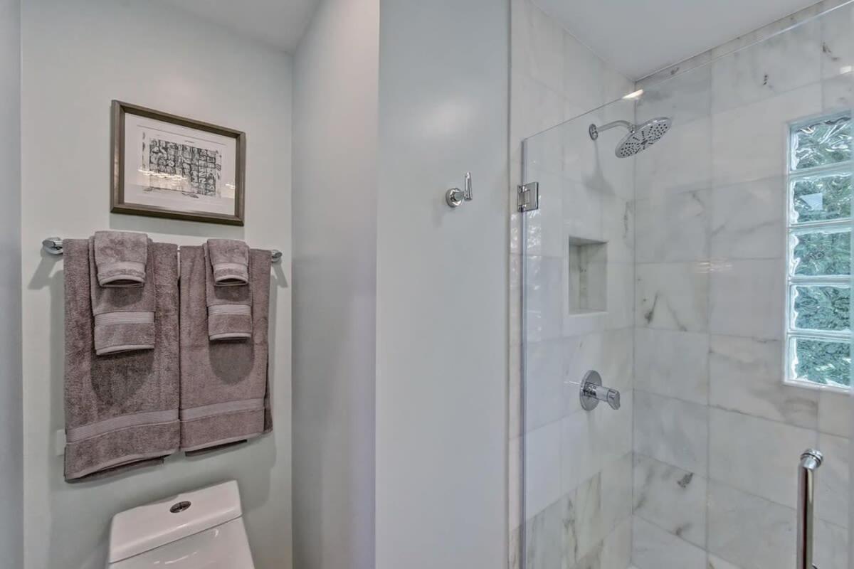 Stylish 1br In Myers Park Holiday home *
