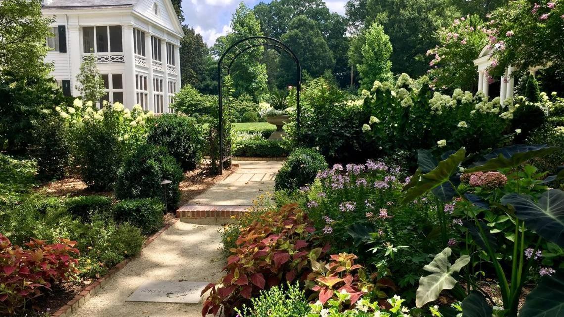 Stylish 1br In Myers Park Holiday home