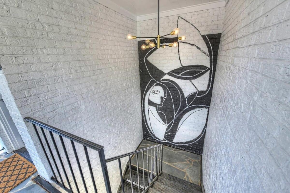 Comfortable And Stylish Near Myers Park Holiday home *
