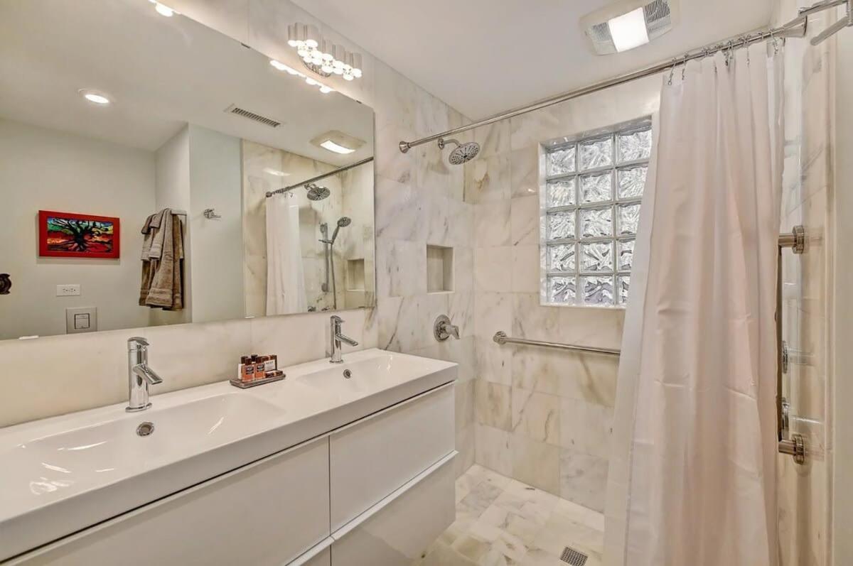 Comfortable And Stylish Near Myers Park * Charlotte