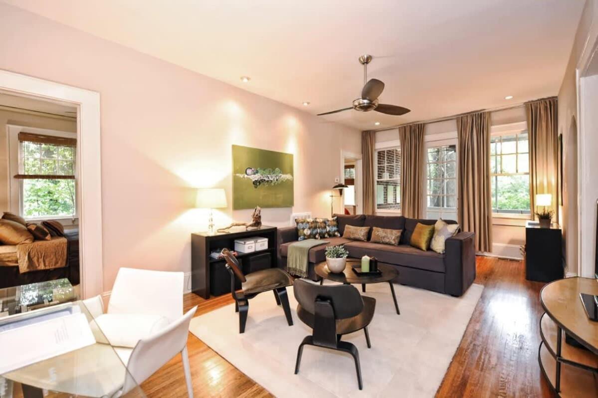 Contemporary 2br In Myers Park With Screened Porch Holiday home *