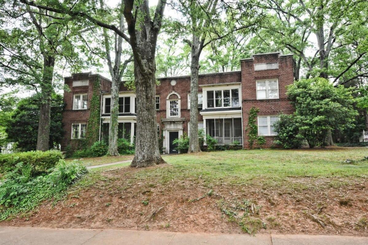 Contemporary 2br In Myers Park With Screened Porch Charlotte