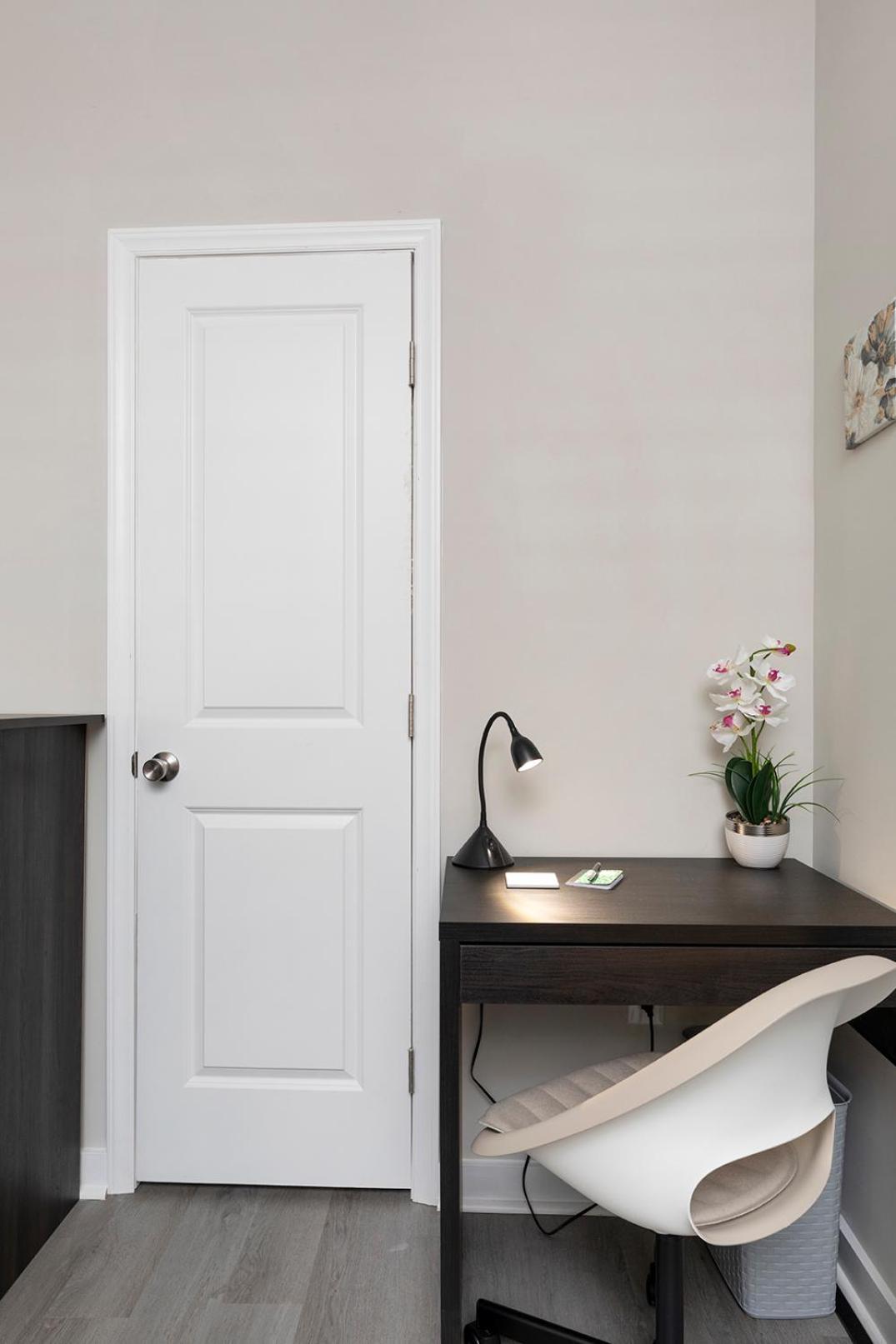 Cozy & Modern Close To Uptown & Airport *