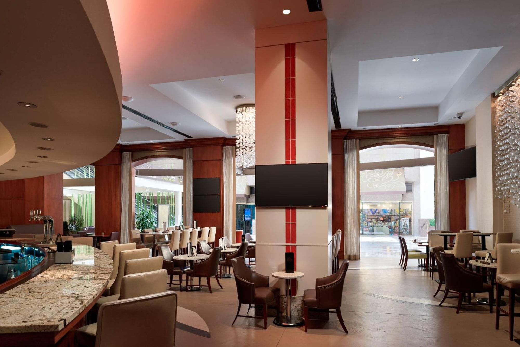 Hotel Hilton Uptown