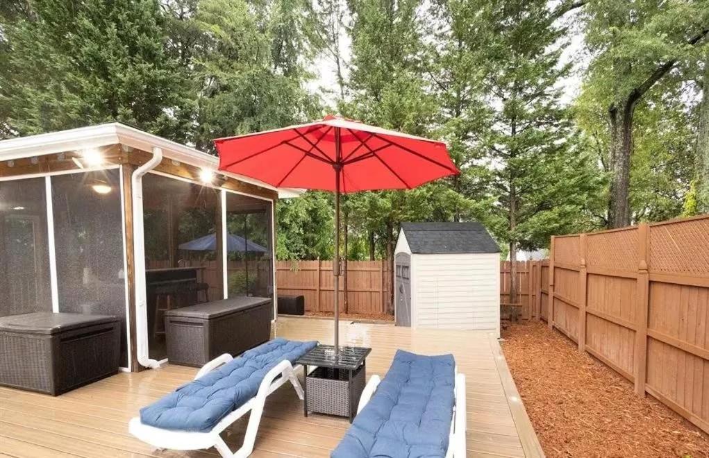 Tiki Hut, Bar, Kitchenette, Grill, Firepit At Pool Apartment