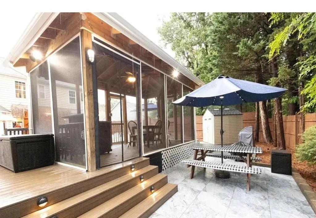 Tiki Hut, Bar, Kitchenette, Grill, Firepit At Pool *