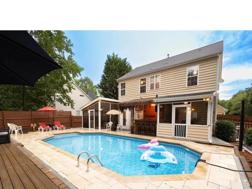 Tiki Hut, Bar, Kitchenette, Grill, Firepit At Pool Charlotte