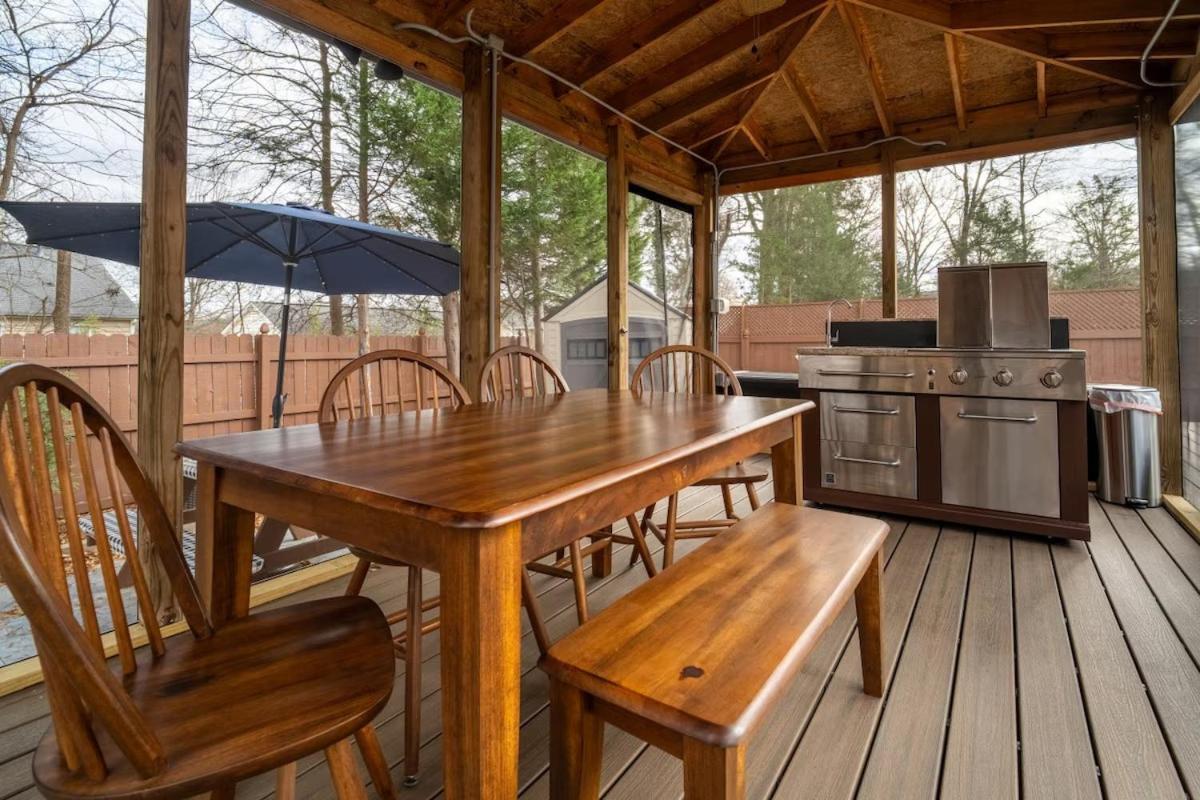 Tiki Hut, Bar, Kitchenette, Grill, Firepit At Pool Apartment *