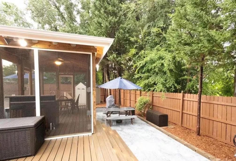 Tiki Hut, Bar, Kitchenette, Grill, Firepit At Pool Apartment Charlotte