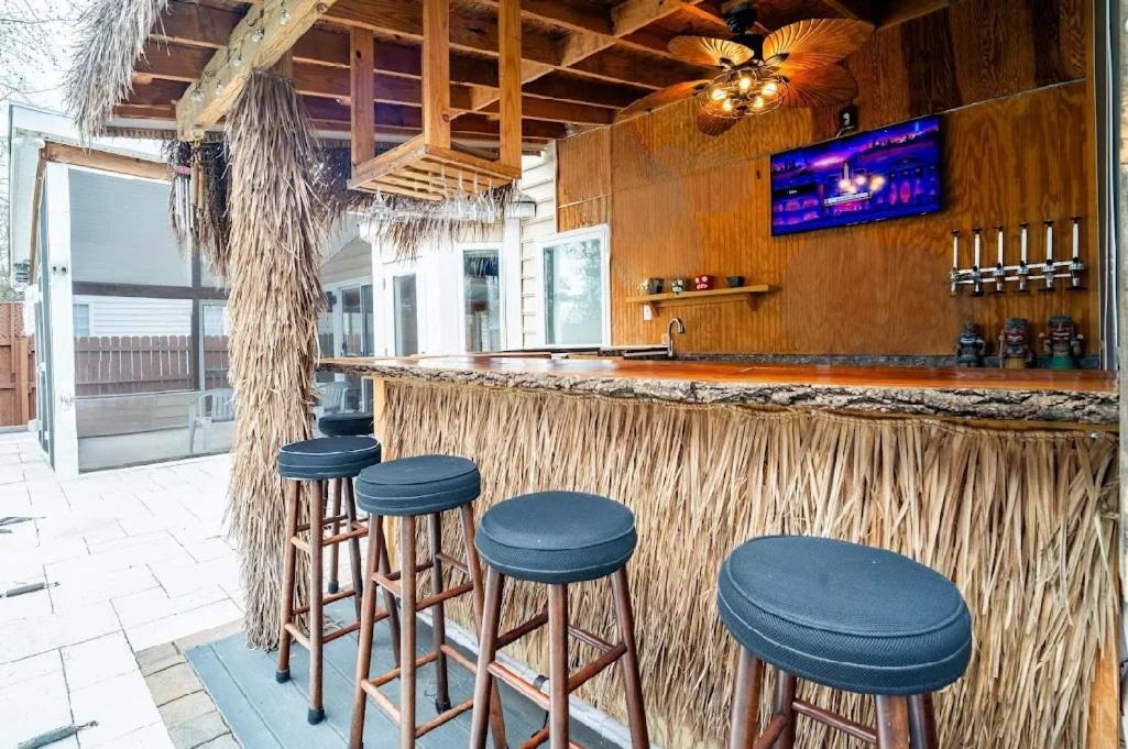 Apartment Tiki Hut, Bar, Kitchenette, Grill, Firepit At Pool *