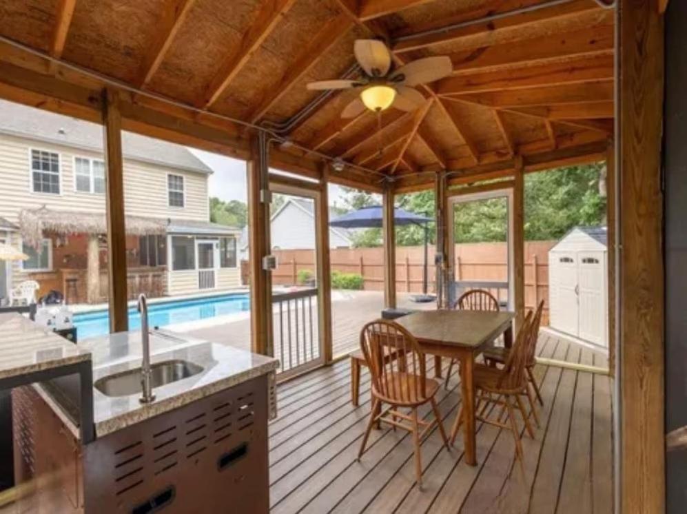 Tiki Hut, Bar, Kitchenette, Grill, Firepit At Pool * Charlotte