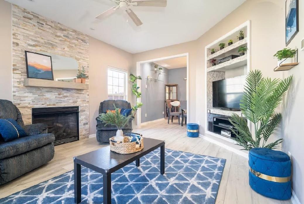 Tiki Hut, Bar, Kitchenette, Grill, Firepit At Pool Apartment *