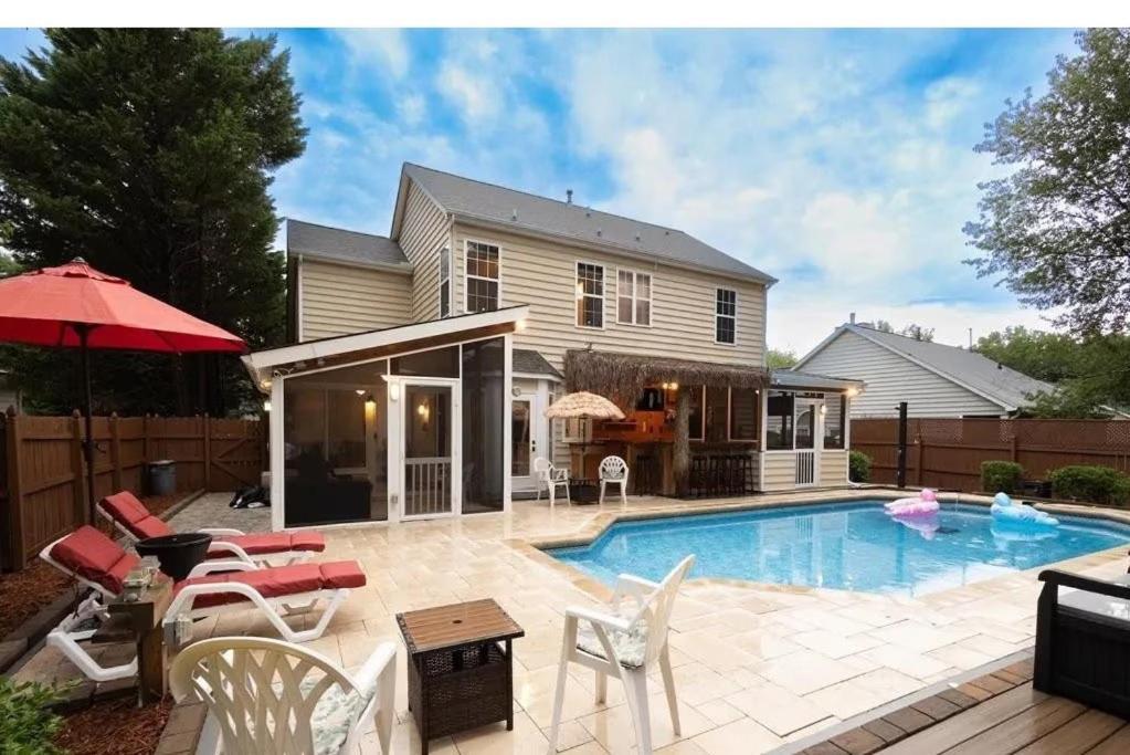 Tiki Hut, Bar, Kitchenette, Grill, Firepit At Pool * Charlotte