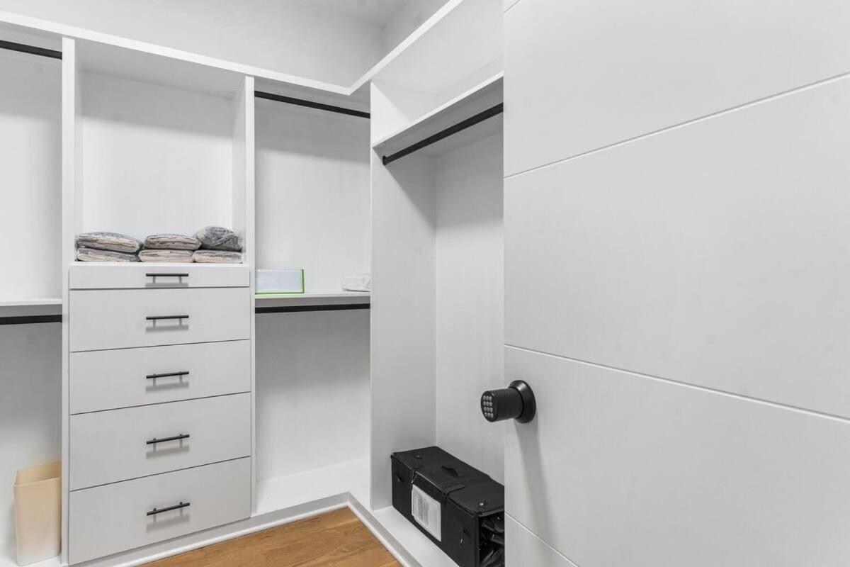 Holiday home Charlotte's Modern Luxe - Your Stylish Haven
