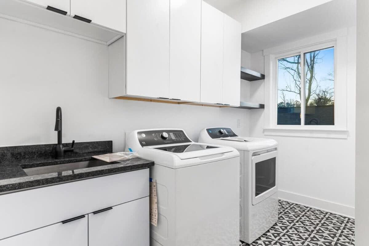 Charlotte's Modern Luxe - Your Stylish Haven * Charlotte