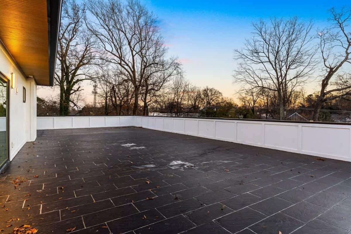 Charlotte's Modern Luxe - Your Stylish Haven Holiday home
