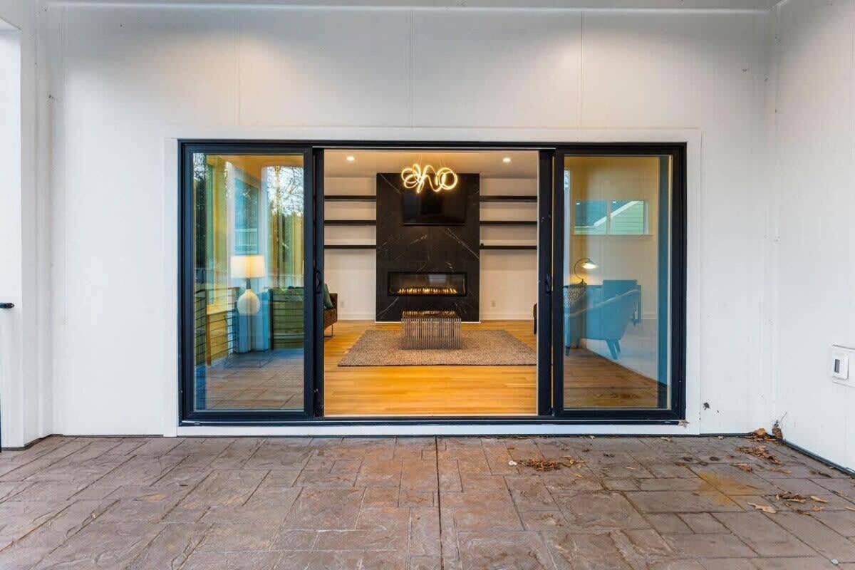 Charlotte's Modern Luxe - Your Stylish Haven