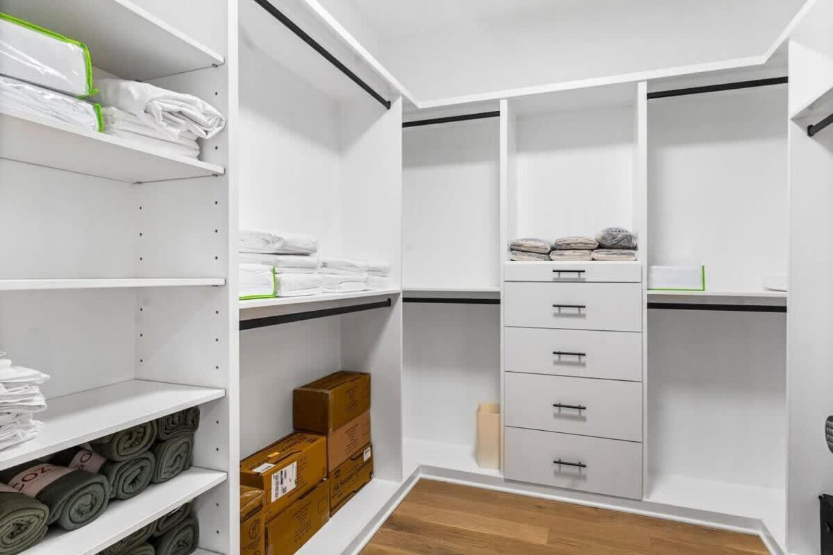 Holiday home Charlotte's Modern Luxe - Your Stylish Haven