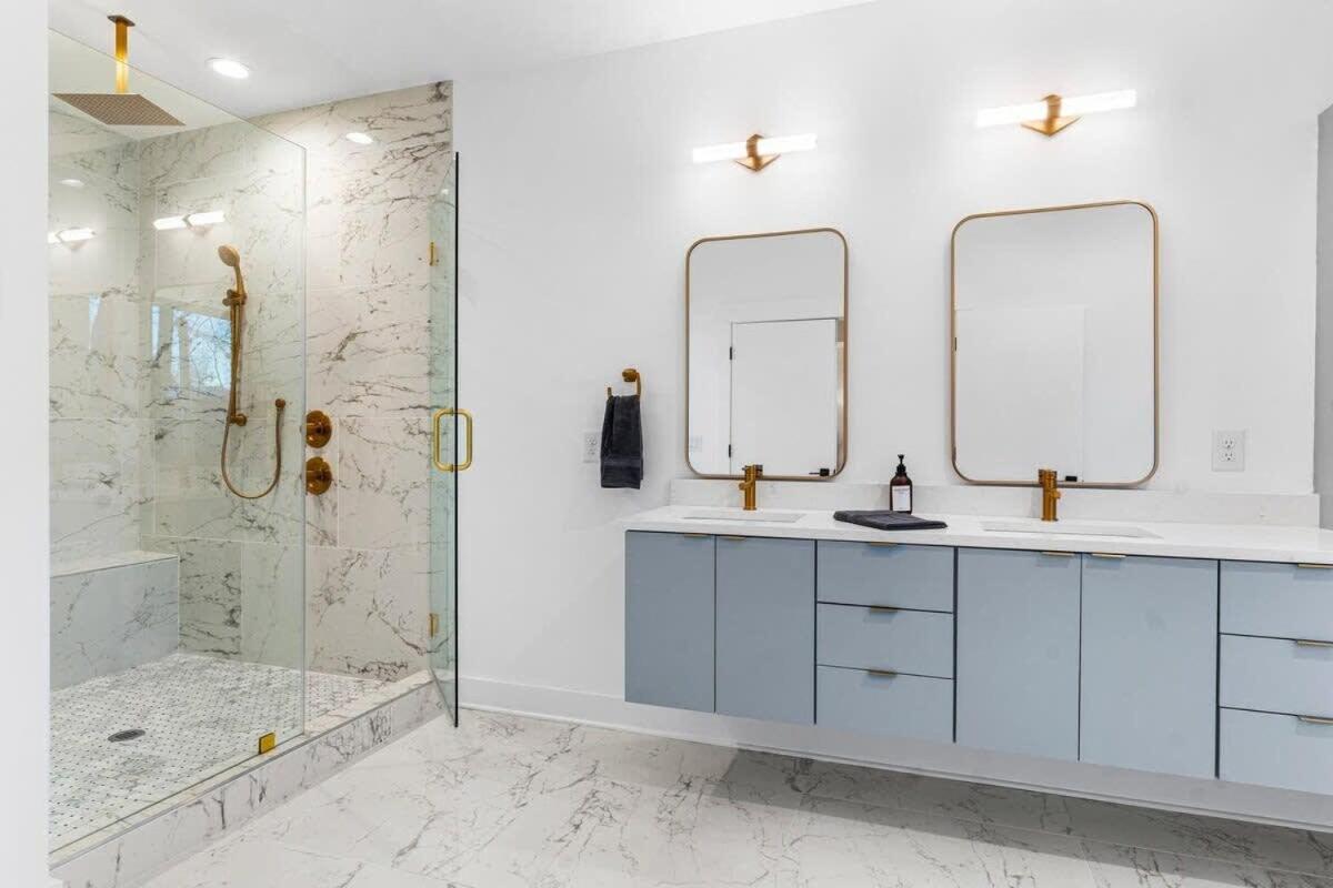 Charlotte's Modern Luxe - Your Stylish Haven Holiday home Charlotte