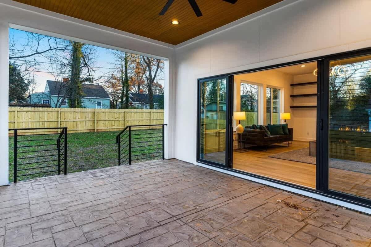 Charlotte's Modern Luxe - Your Stylish Haven Holiday home Charlotte