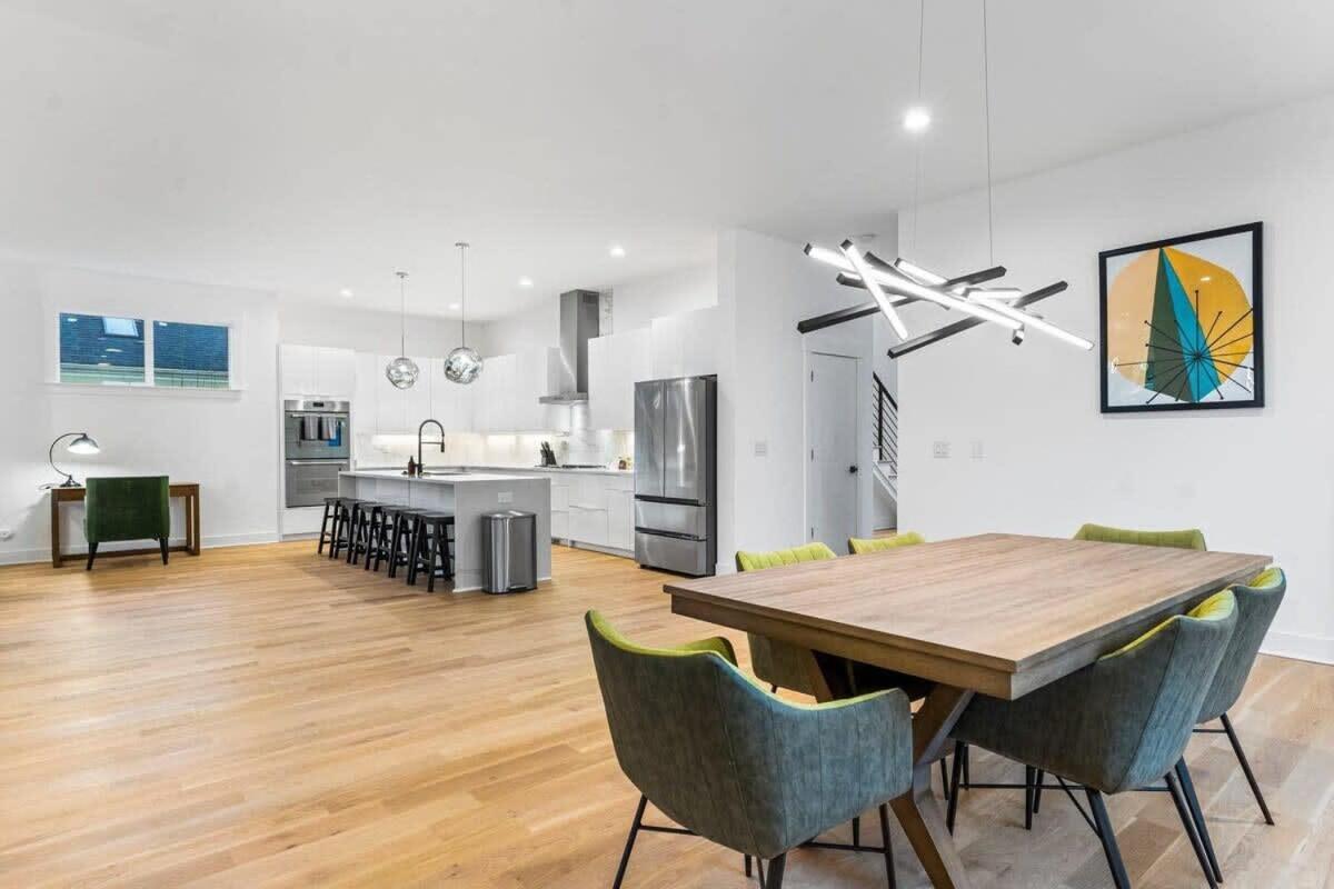 Charlotte's Modern Luxe - Your Stylish Haven Holiday home Charlotte