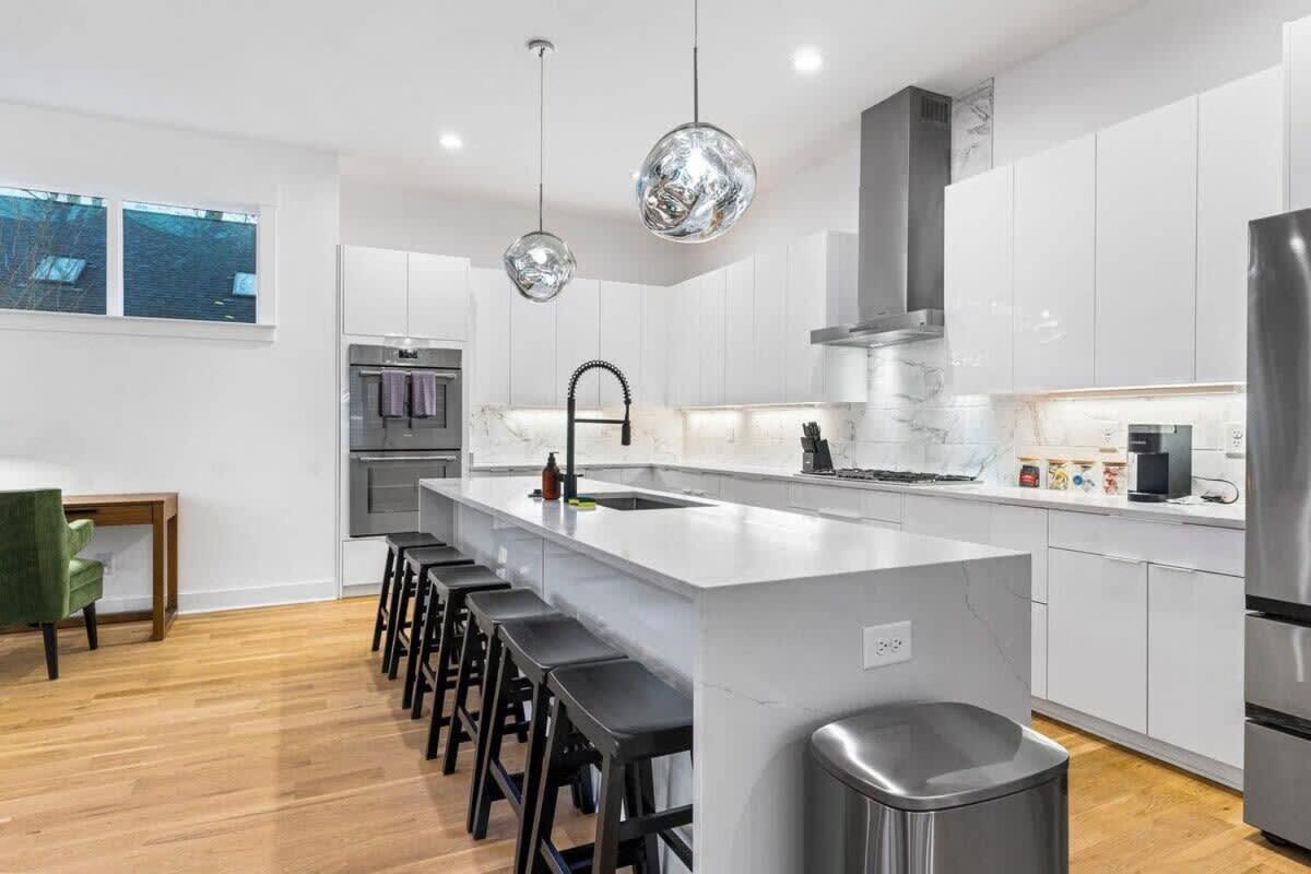 Holiday home Charlotte's Modern Luxe - Your Stylish Haven *
