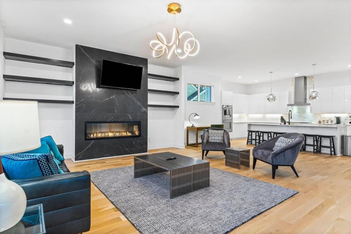 Charlotte's Modern Luxe - Your Stylish Haven