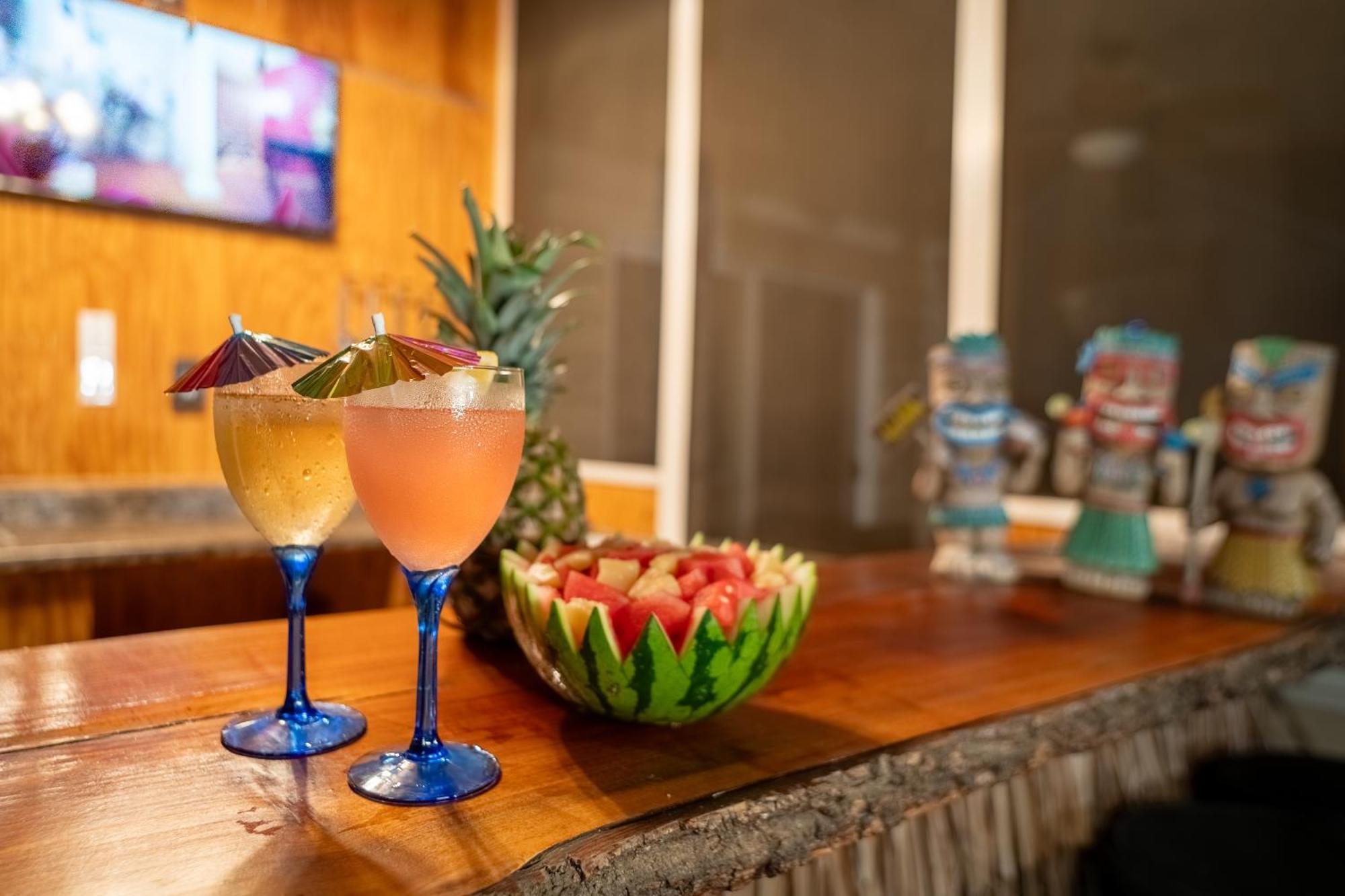 Tiki Hut, Bar, Kitchenette, Grill, Firepit At Pool Apartment *