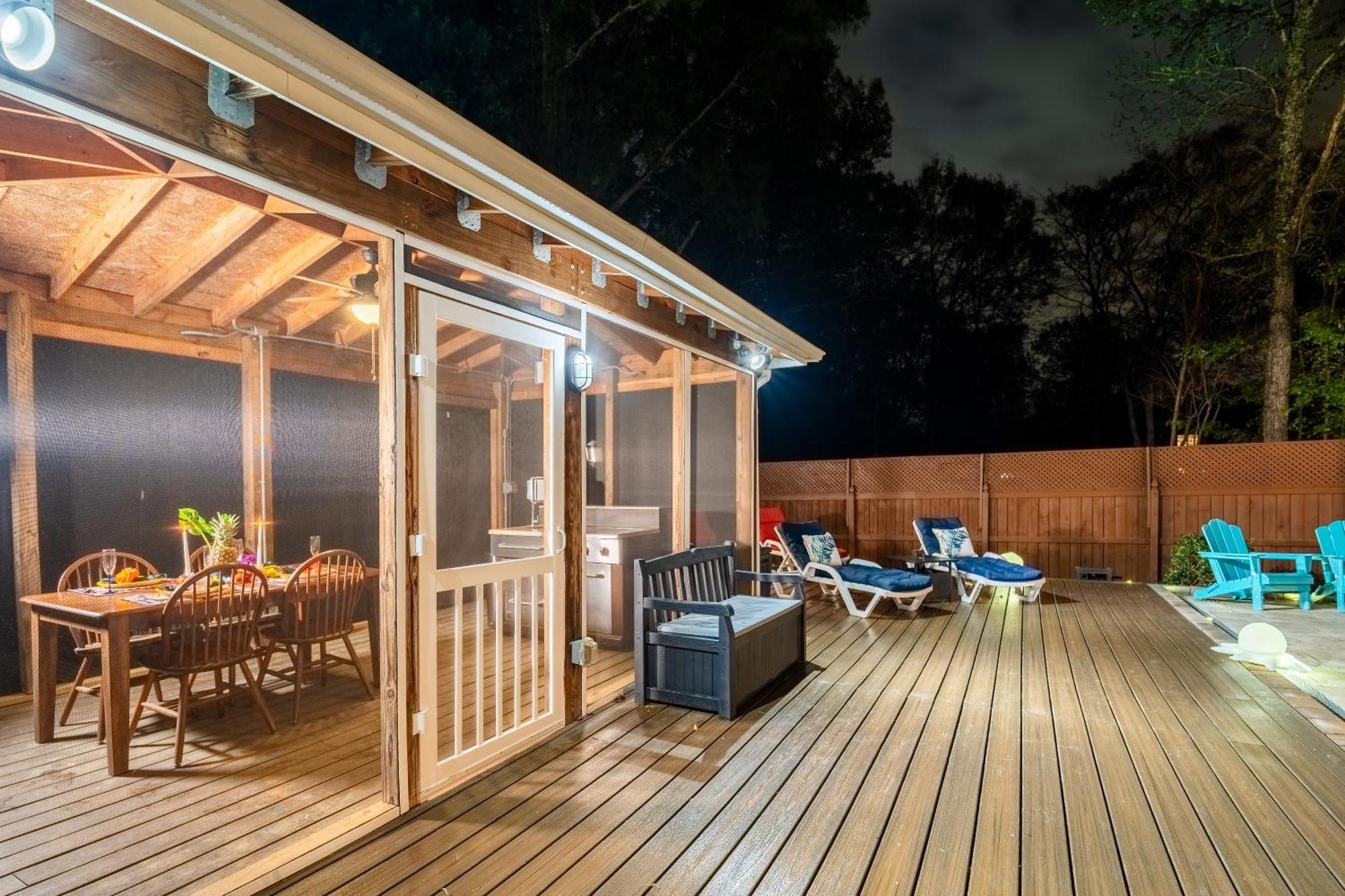 Tiki Hut, Bar, Kitchenette, Grill, Firepit At Pool Apartment Charlotte