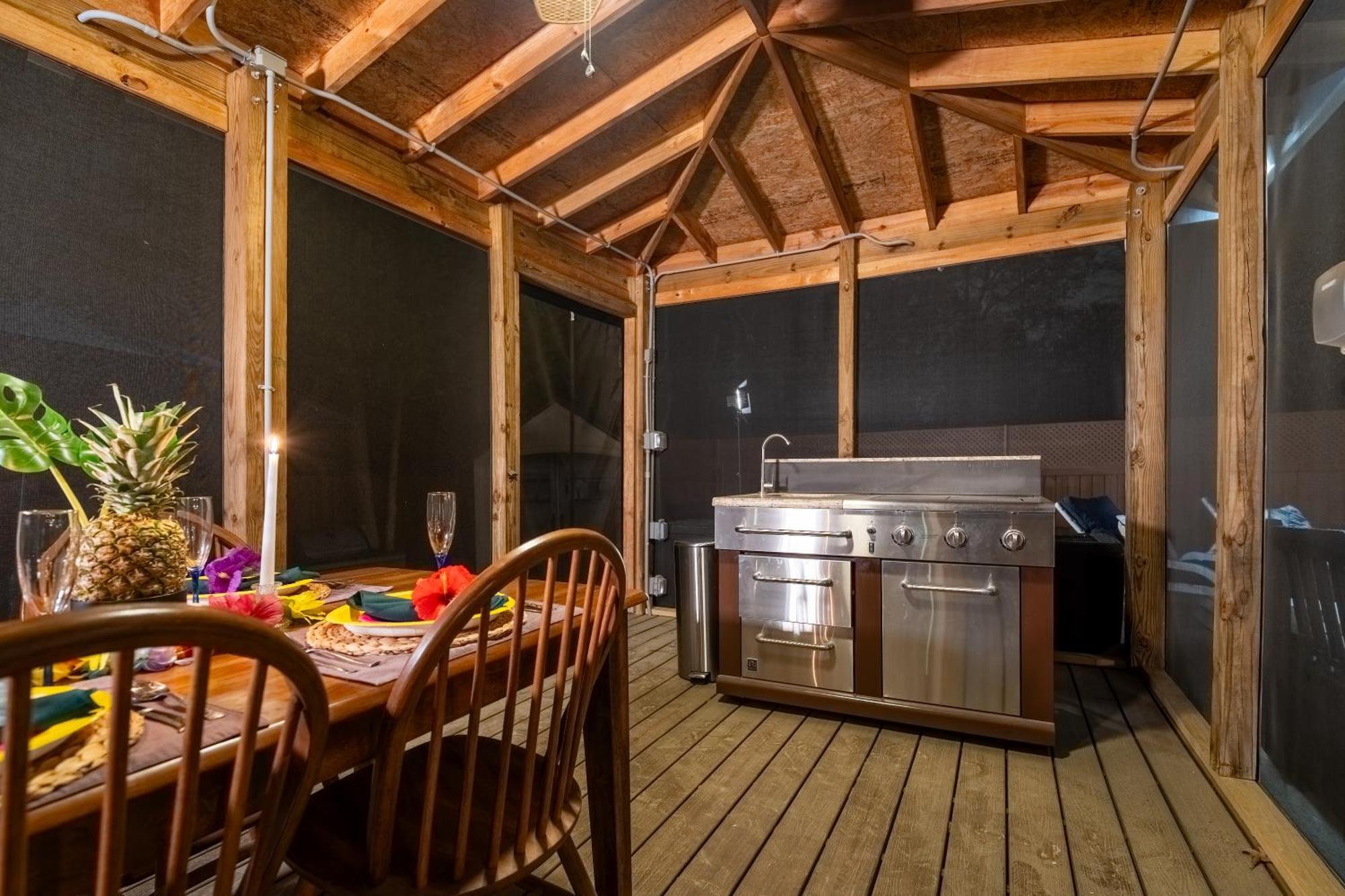 Apartment Tiki Hut, Bar, Kitchenette, Grill, Firepit At Pool Charlotte