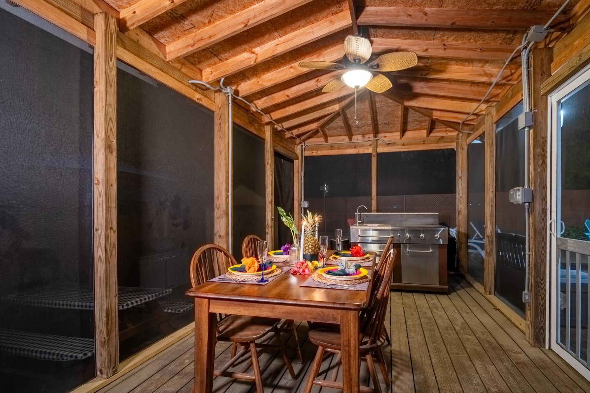Tiki Hut, Bar, Kitchenette, Grill, Firepit At Pool *