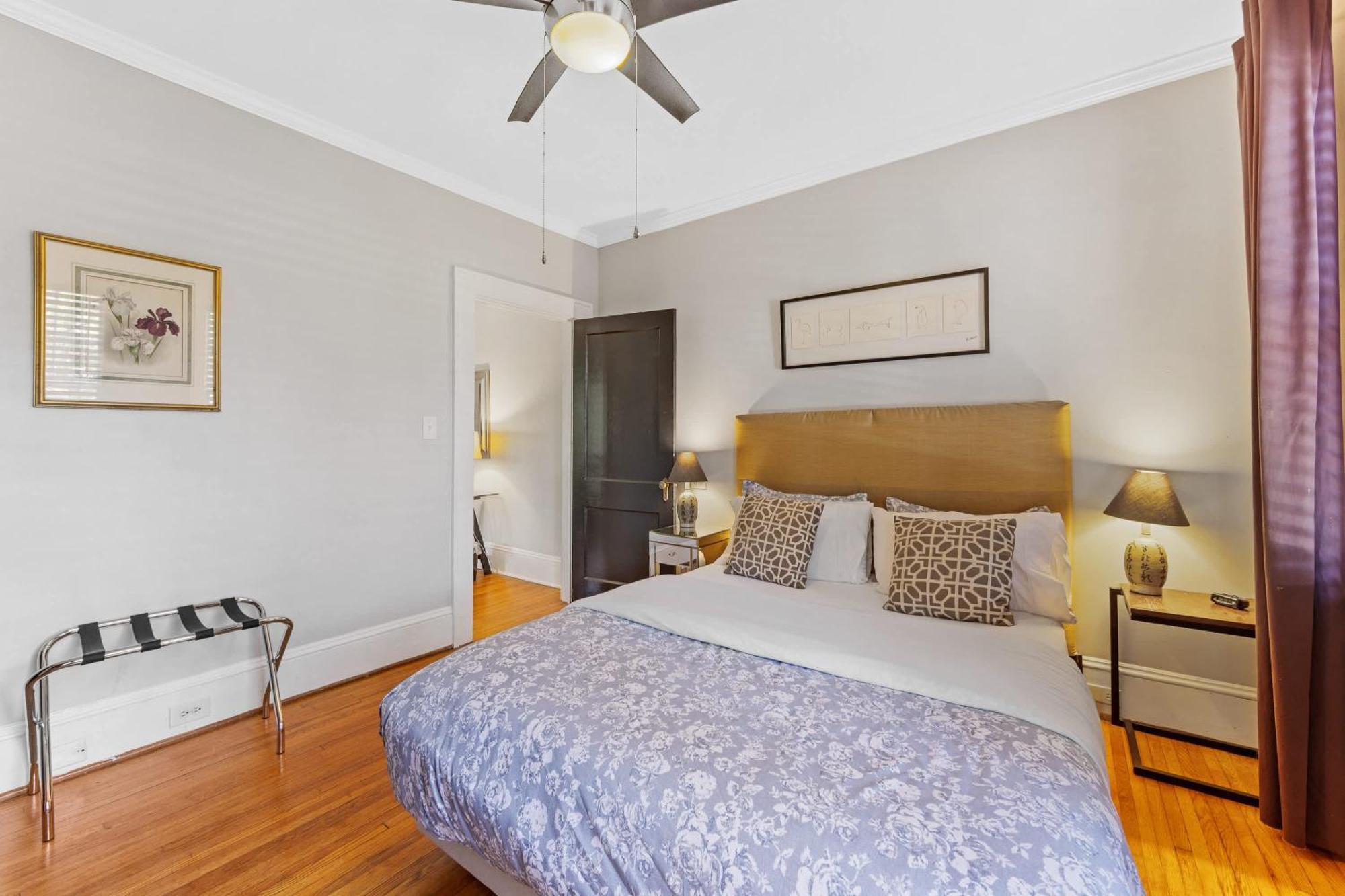 Contemporary 2br In Myers Park With Screened Porch Charlotte