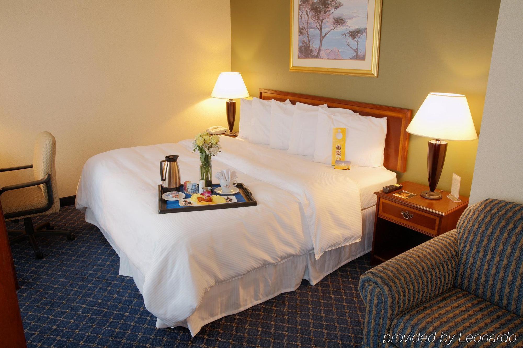 Doubletree By Hilton Center Hotel 4*