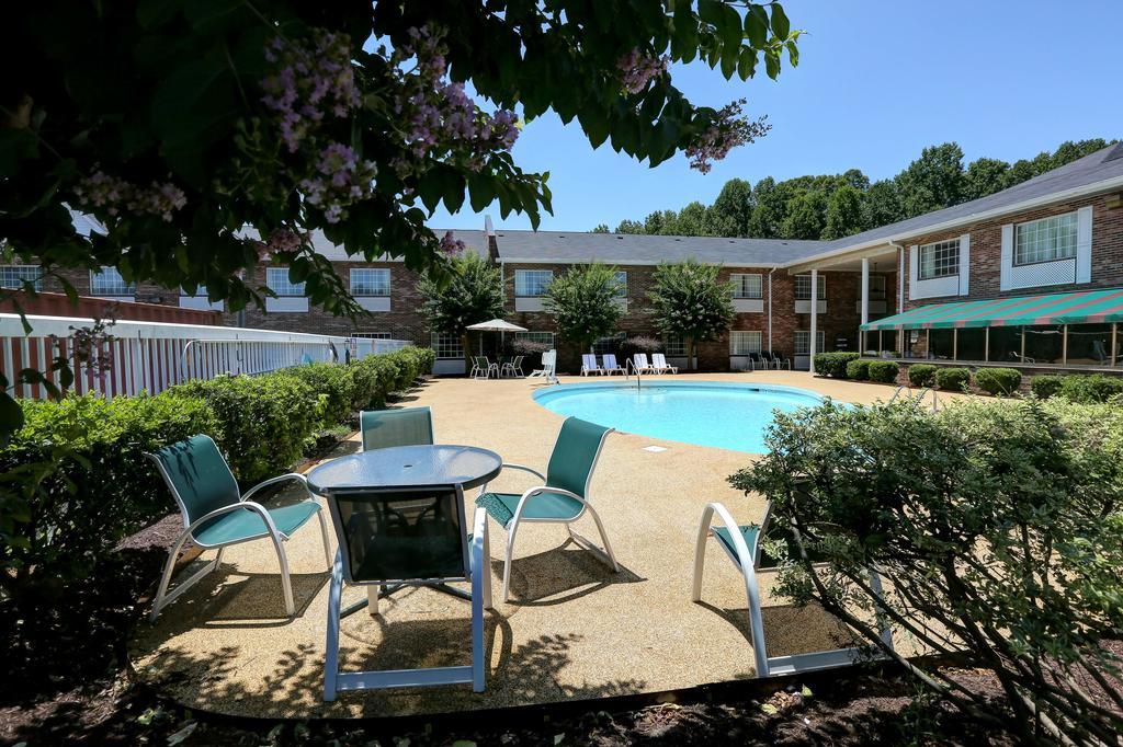 Country & By Radisson, I-85 Airport, Nc