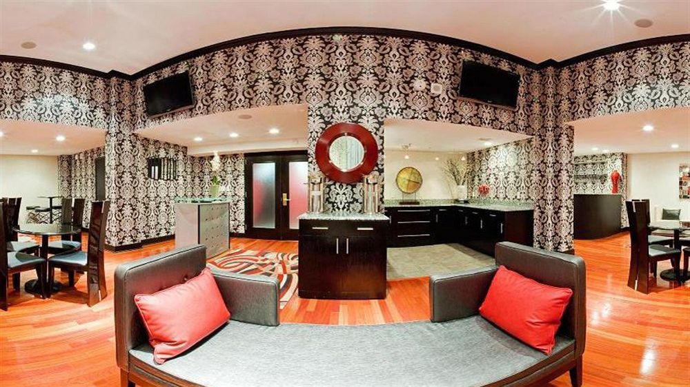 Doubletree By Hilton Center 4*
