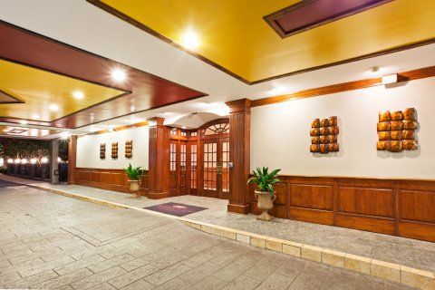 Hotel Fairfield & By Marriott Uptown