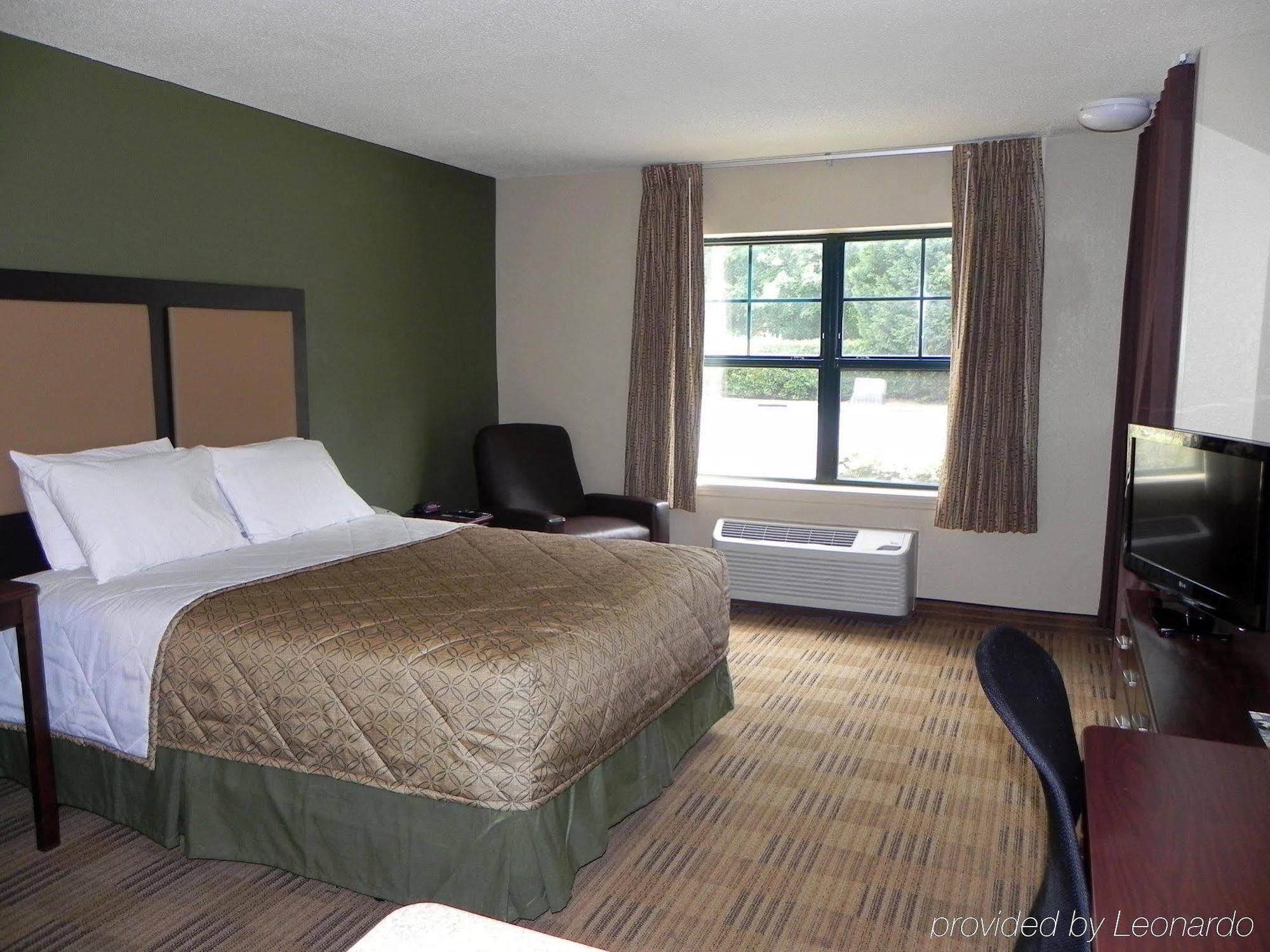 Extended America - - Place 2* Charlotte